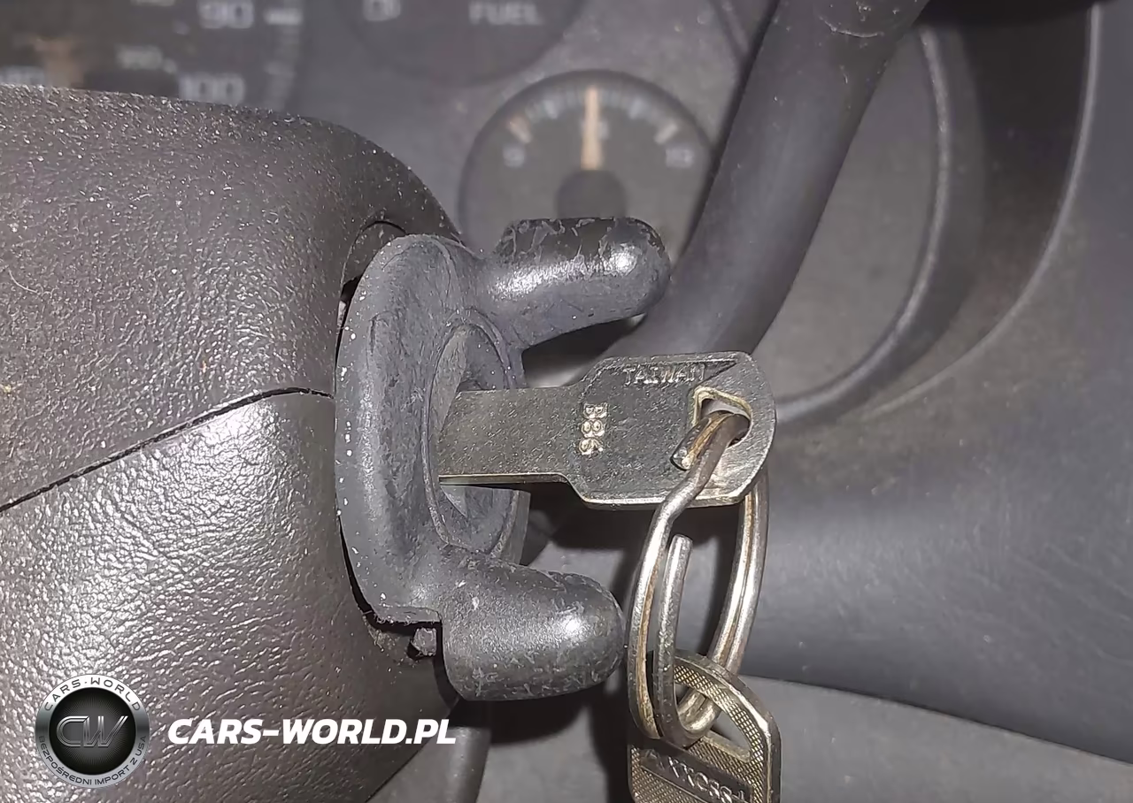 2000 Chevrolet S-10 Ls VIN:1GCCS1446Y8175747 - 11