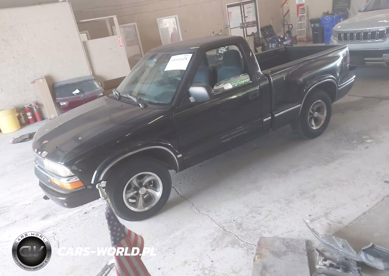2000 Chevrolet S-10 Ls VIN:1GCCS1446Y8175747 - 2