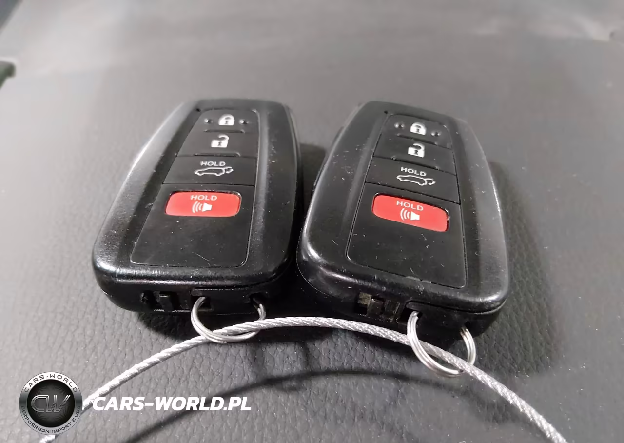 2020 Toyota Highlander Hybrid Le VIN:5TDBBRCH6LS507978 - 11