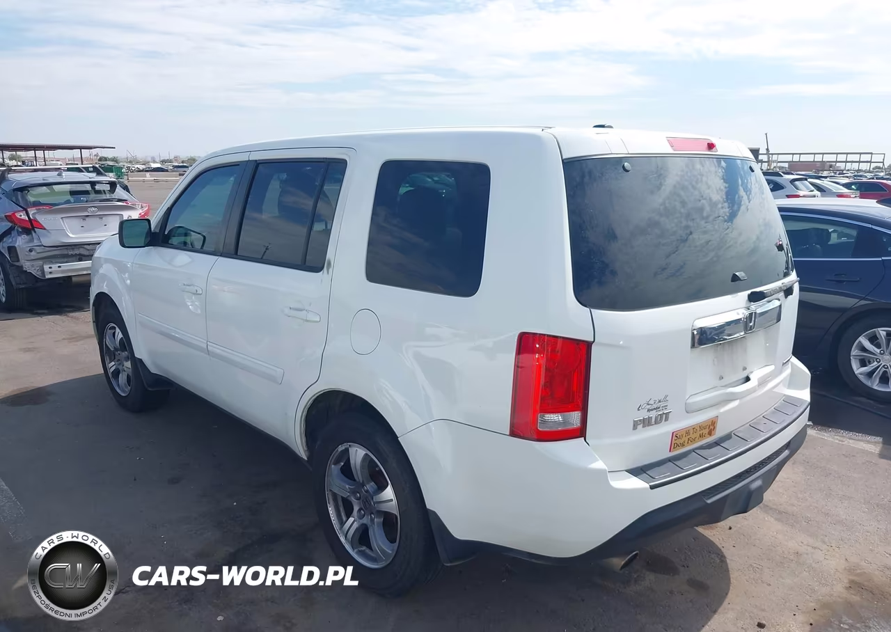 2015 Honda Pilot VIN:5FNYF3H32FB020827 - 3