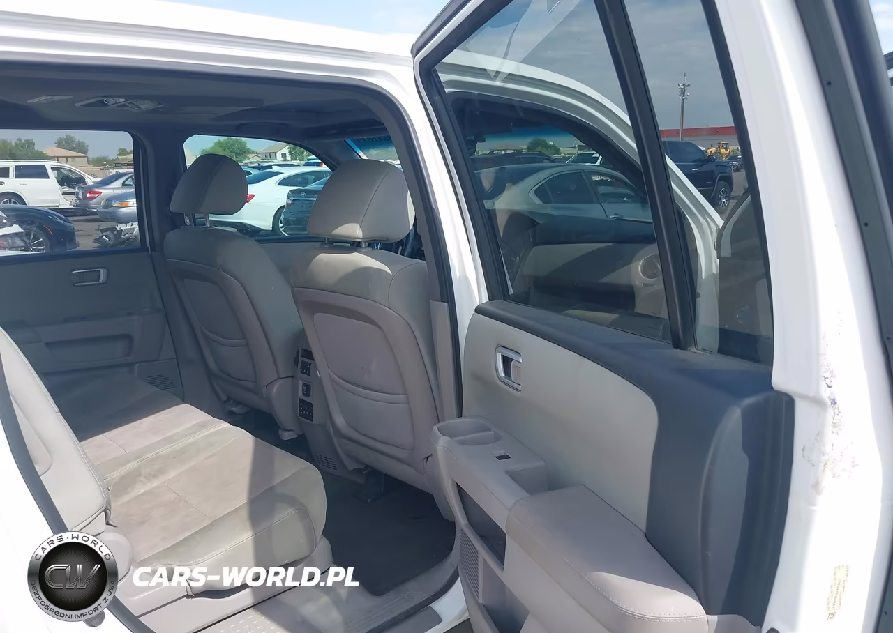 2015 Honda Pilot VIN:5FNYF3H32FB020827 - 8
