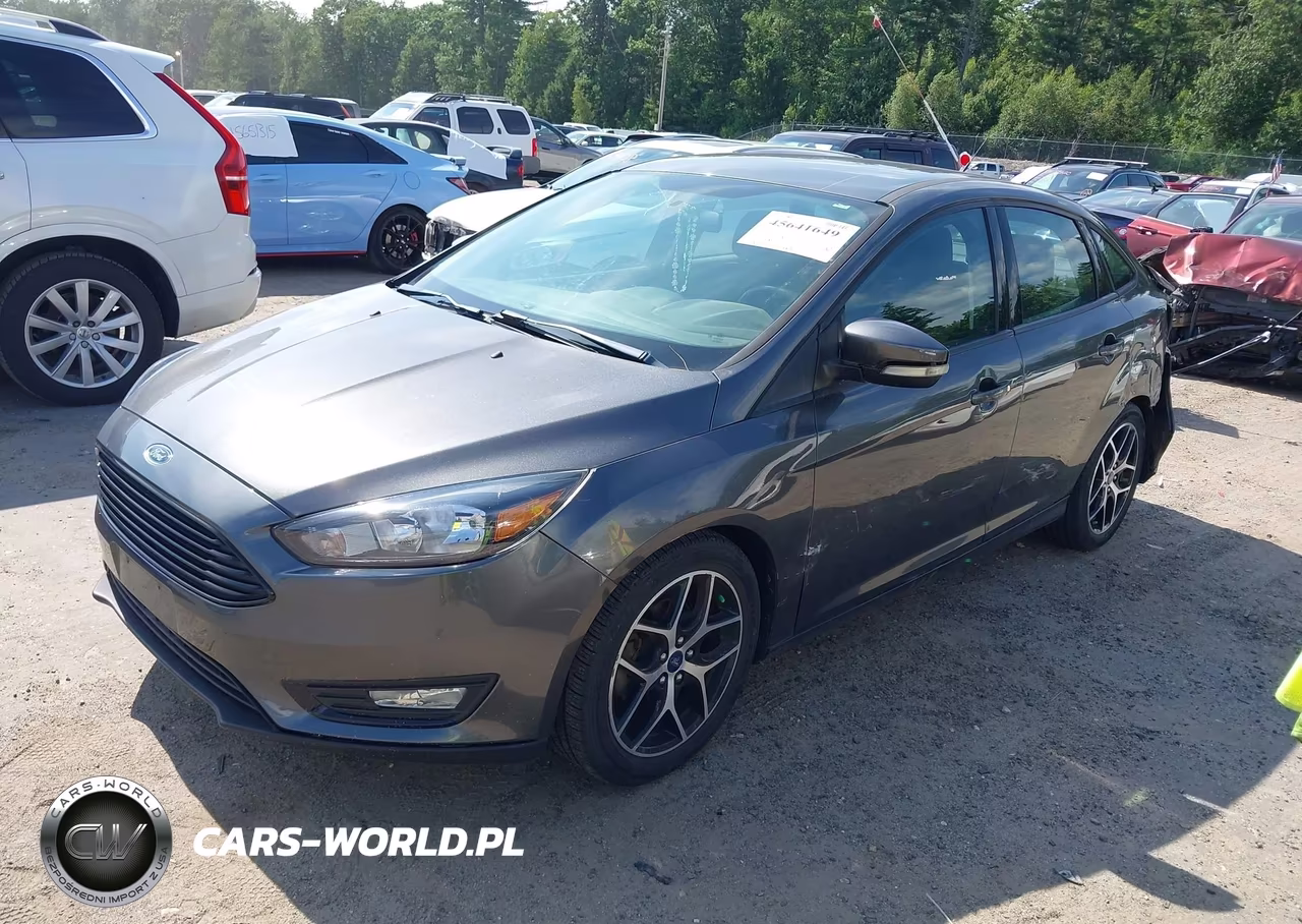 2018 Ford Focus Se VIN:1FADP3F24JL298145 - 2