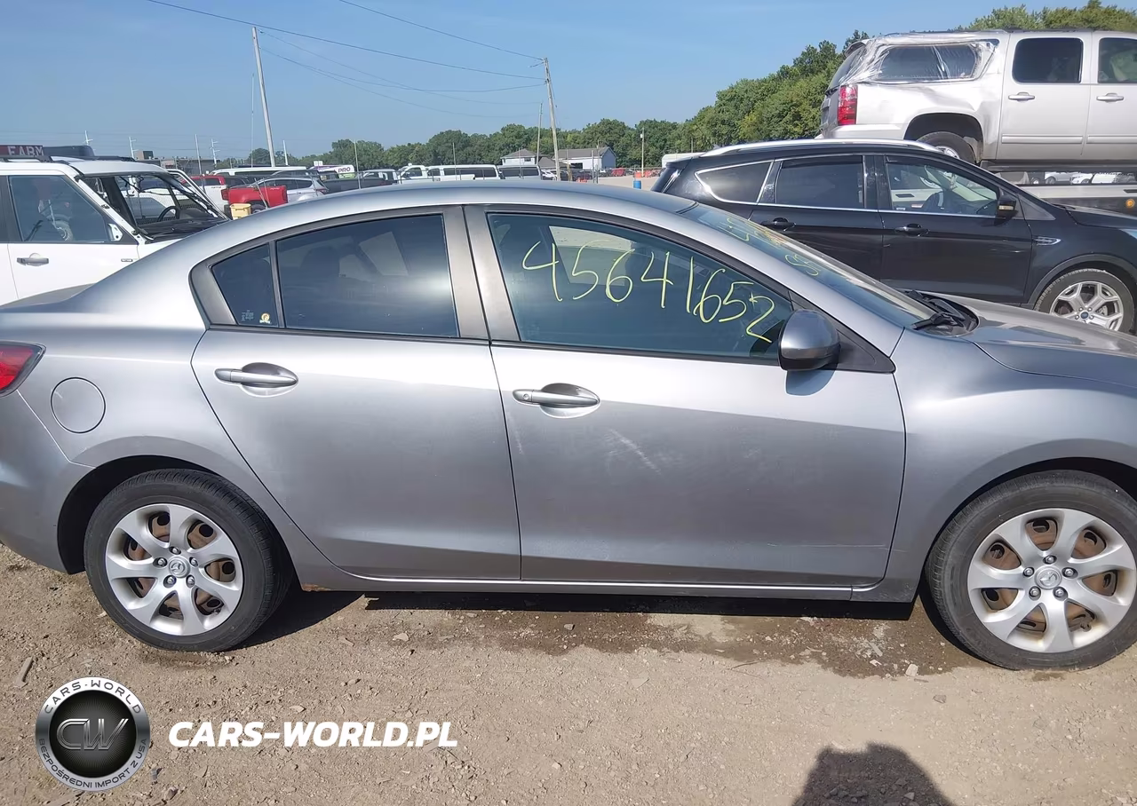 2011 Mazda Mazda3 I Sport VIN:JM1BL1UF9B1466933 - 13