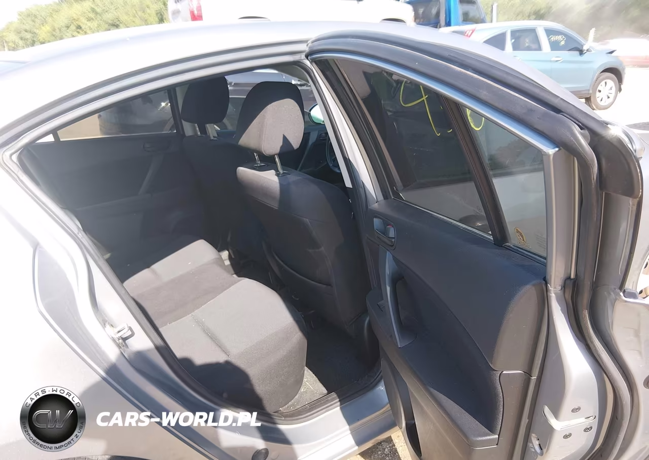 2011 Mazda Mazda3 I Sport VIN:JM1BL1UF9B1466933 - 8