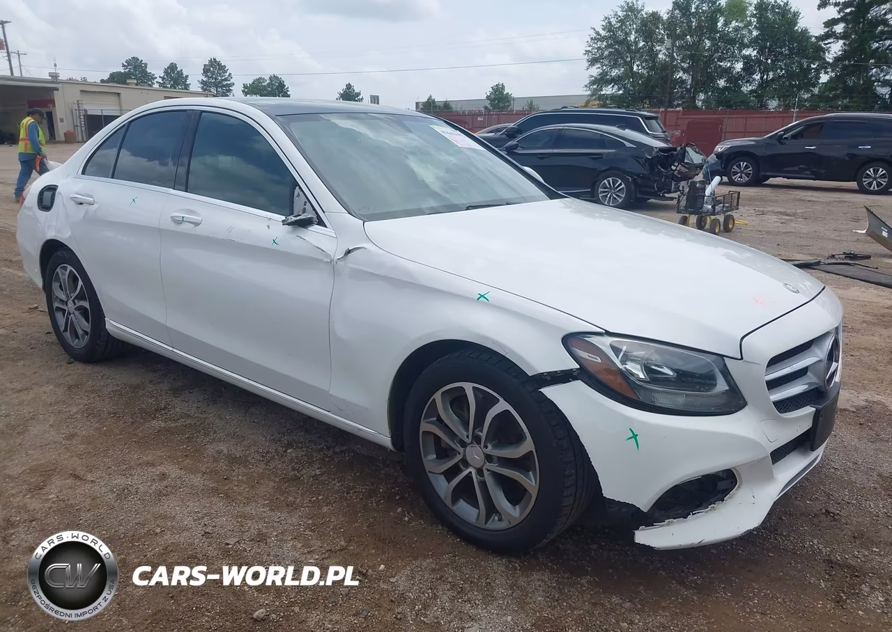 2015 Mercedes-Benz C 300 4Matic – zdjęcie 1 z 18