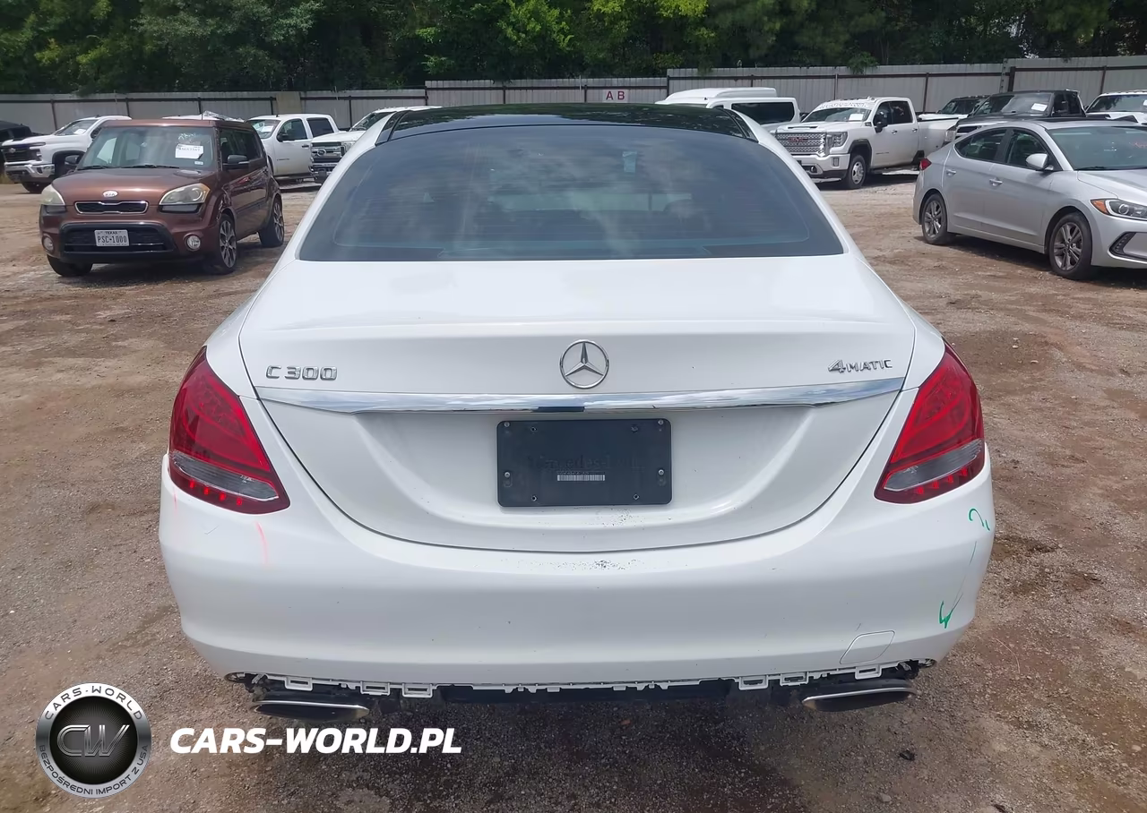 2015 Mercedes-Benz C 300 4Matic VIN:55SWF4KB4FU012529 - 16