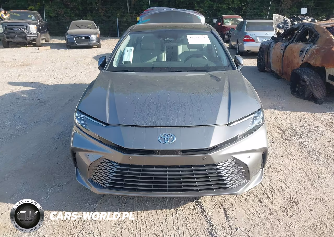 2025 Toyota Camry Xle VIN:4T1DBADK8SU534626 - 13