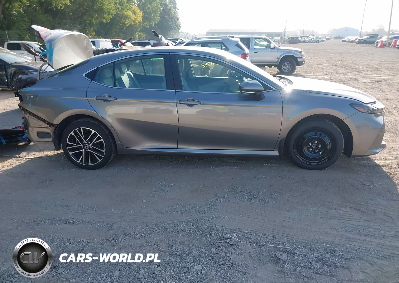 2025 Toyota Camry Xle VIN:4T1DBADK8SU534626 - 14