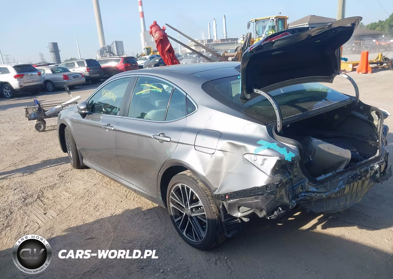 2025 Toyota Camry Xle VIN:4T1DBADK8SU534626 - 3