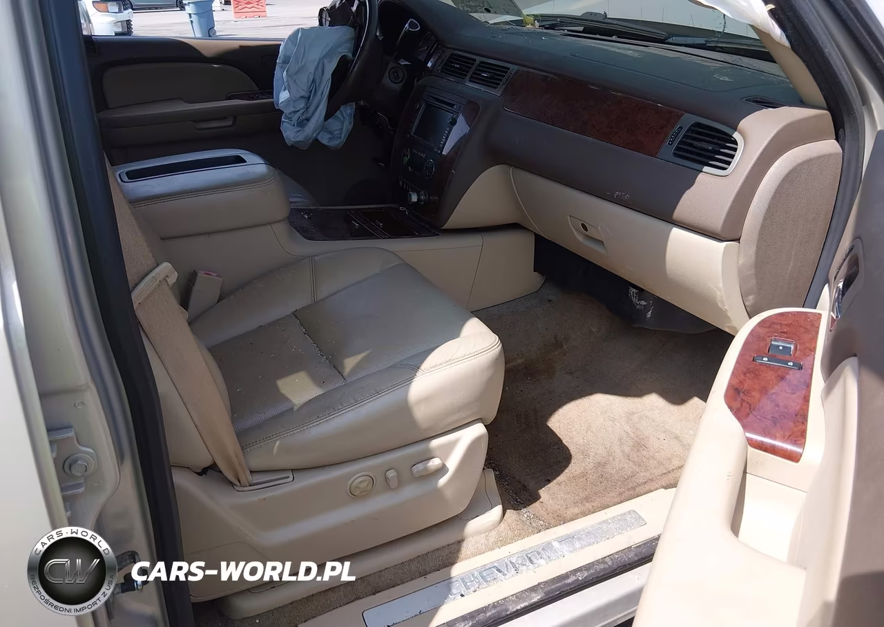 2009 Chevrolet Tahoe Ltz VIN:1GNFK33019R159045 - 5