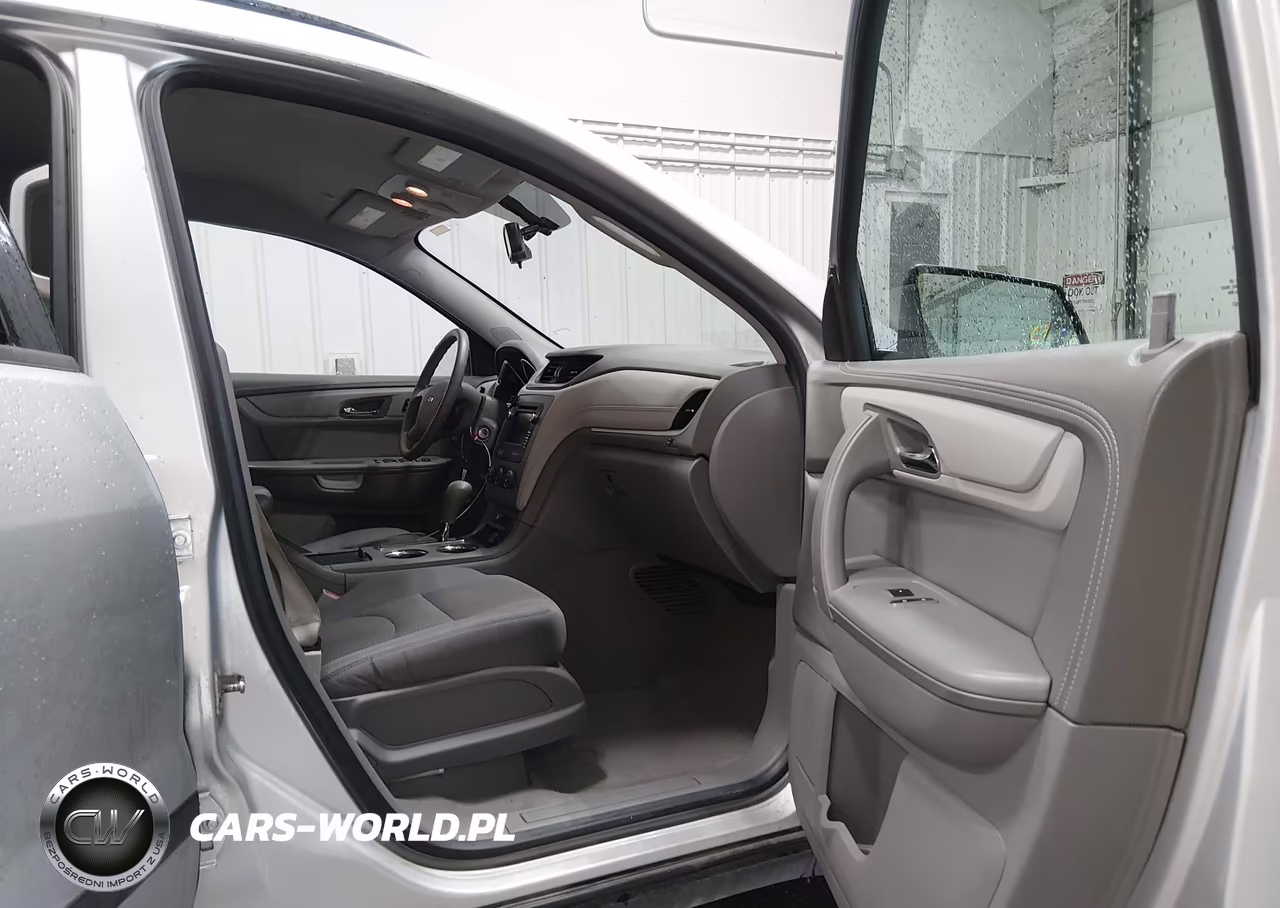 2016 Chevrolet Traverse Ls VIN:1GNKVFED3GJ205395 - 5