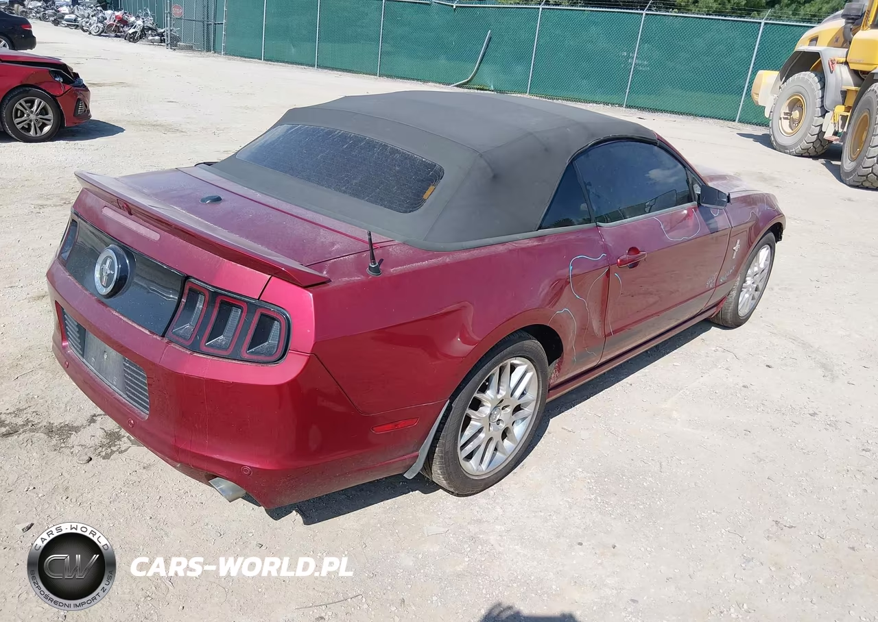 2014 Ford Mustang V6 VIN:1ZVBP8EM3E5324727 - 4