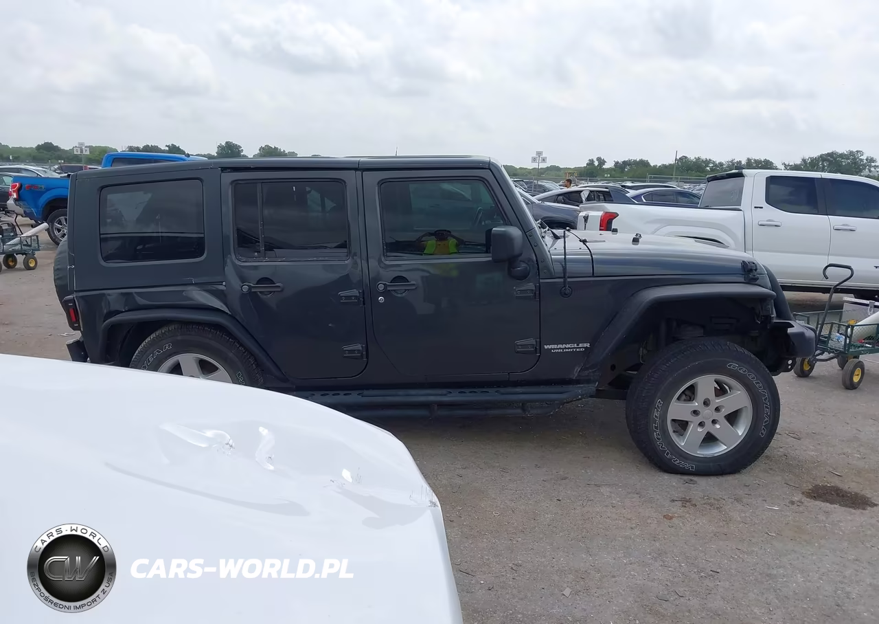 2010 Jeep Wrangler Unlimited Sport VIN:1J4BA3H18AL145785 - 12