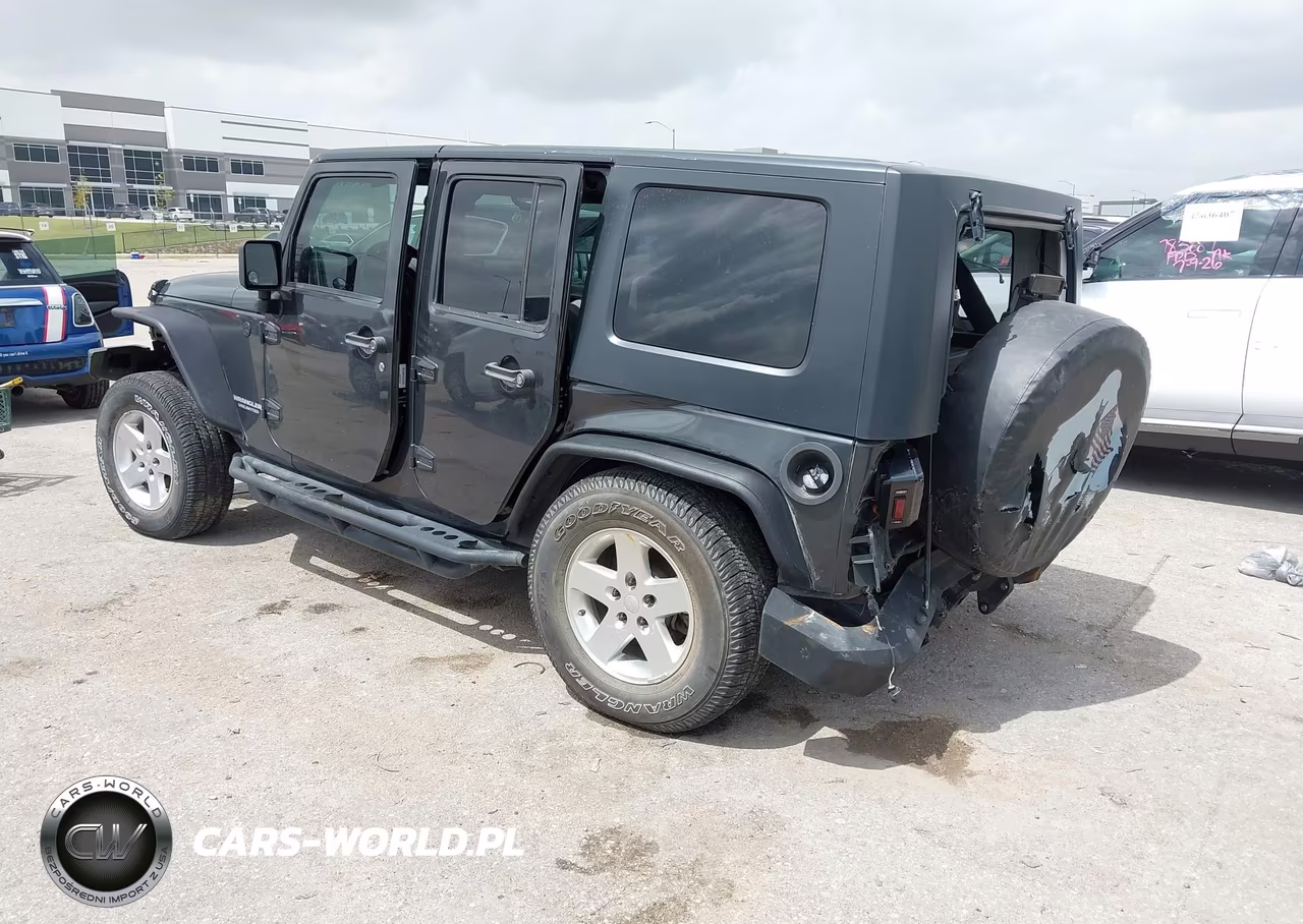 2010 Jeep Wrangler Unlimited Sport VIN:1J4BA3H18AL145785 - 3