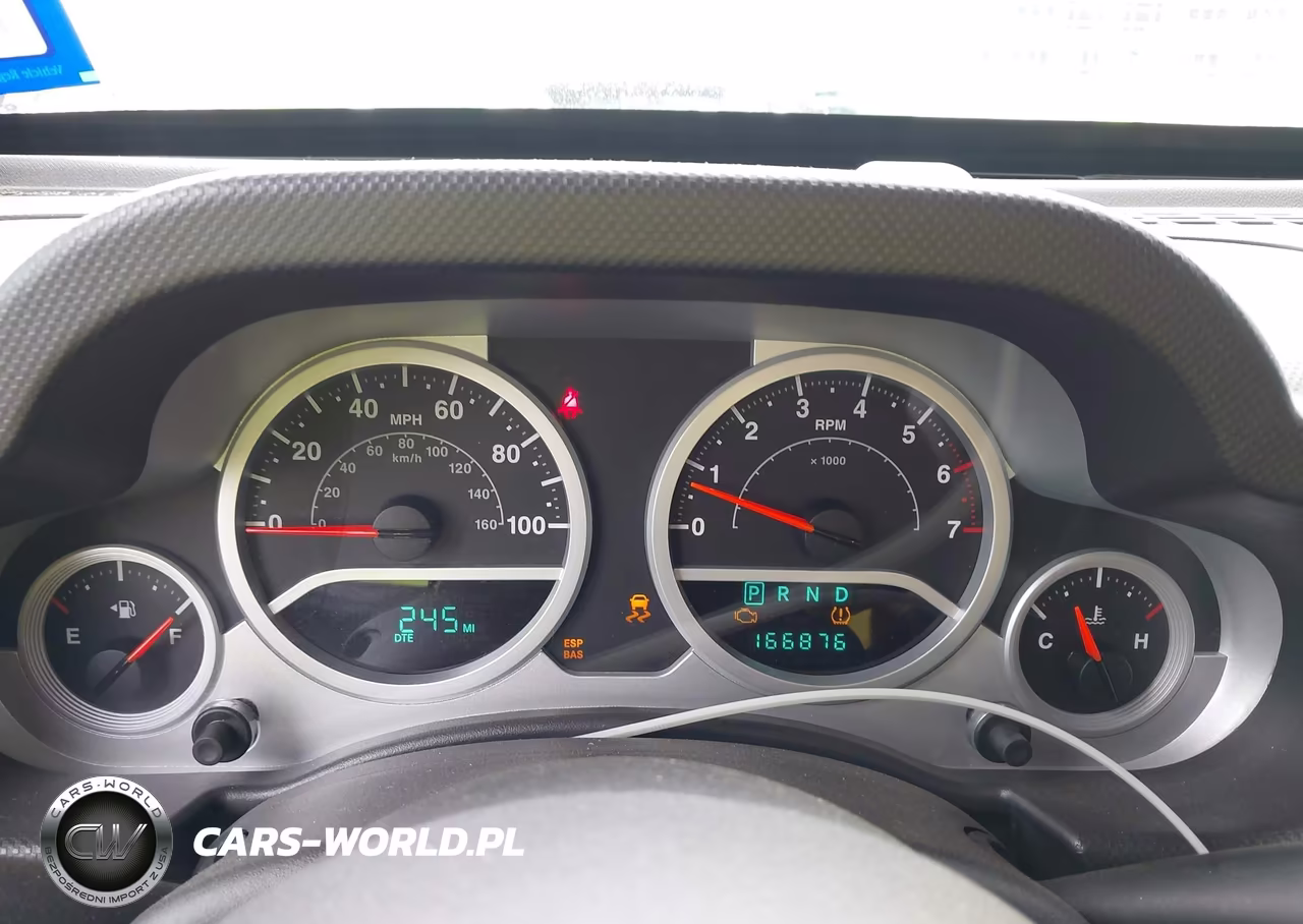 2010 Jeep Wrangler Unlimited Sport VIN:1J4BA3H18AL145785 - 7