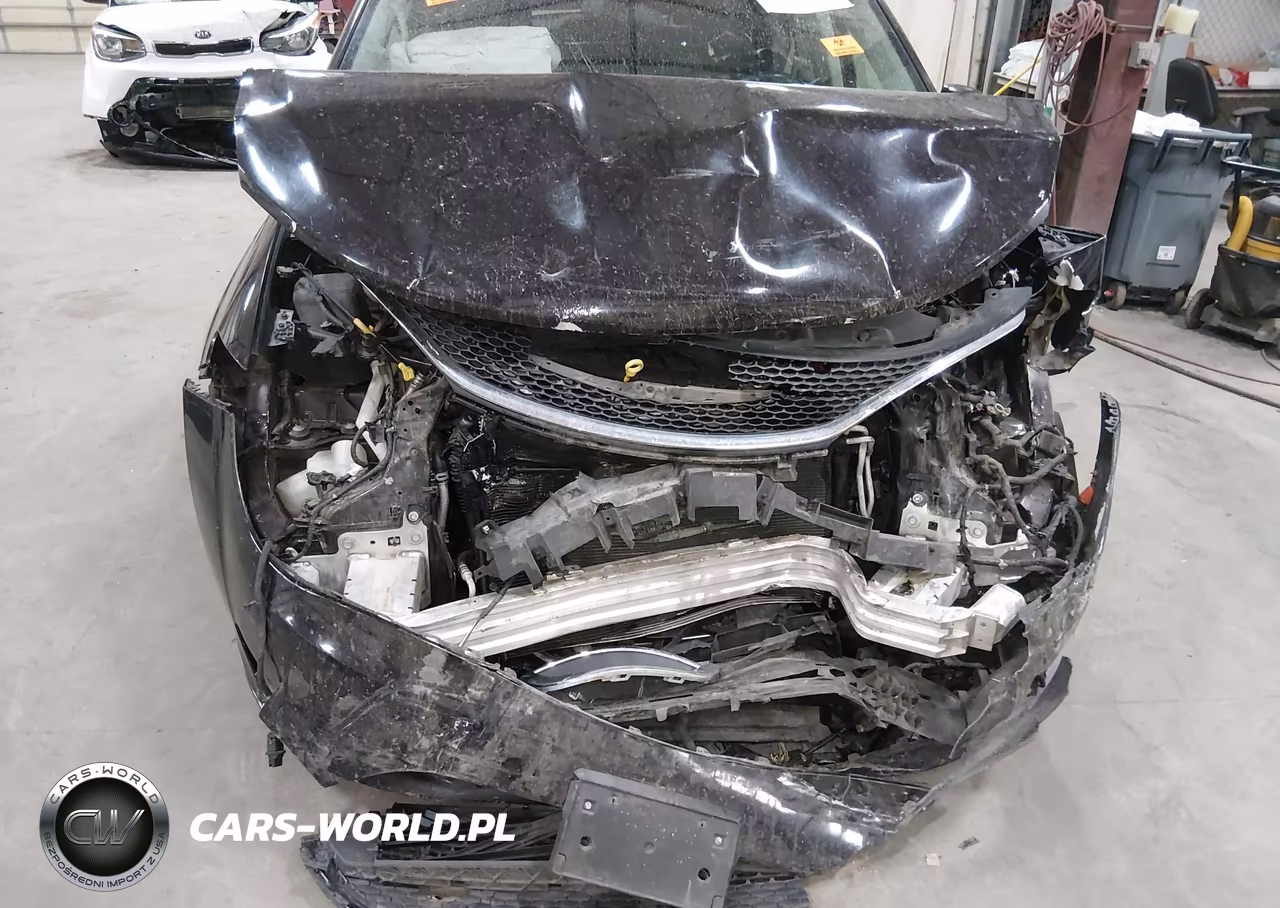 2018 Chrysler Pacifica Touring L VIN:2C4RC1BG0JR352775 - 6
