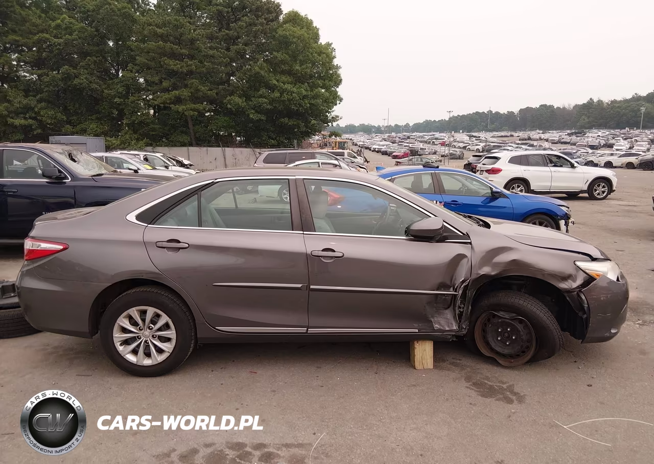 2017 Toyota Camry Le VIN:4T1BF1FK8HU774440 - 13