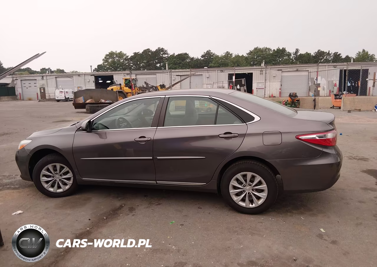 2017 Toyota Camry Le VIN:4T1BF1FK8HU774440 - 14
