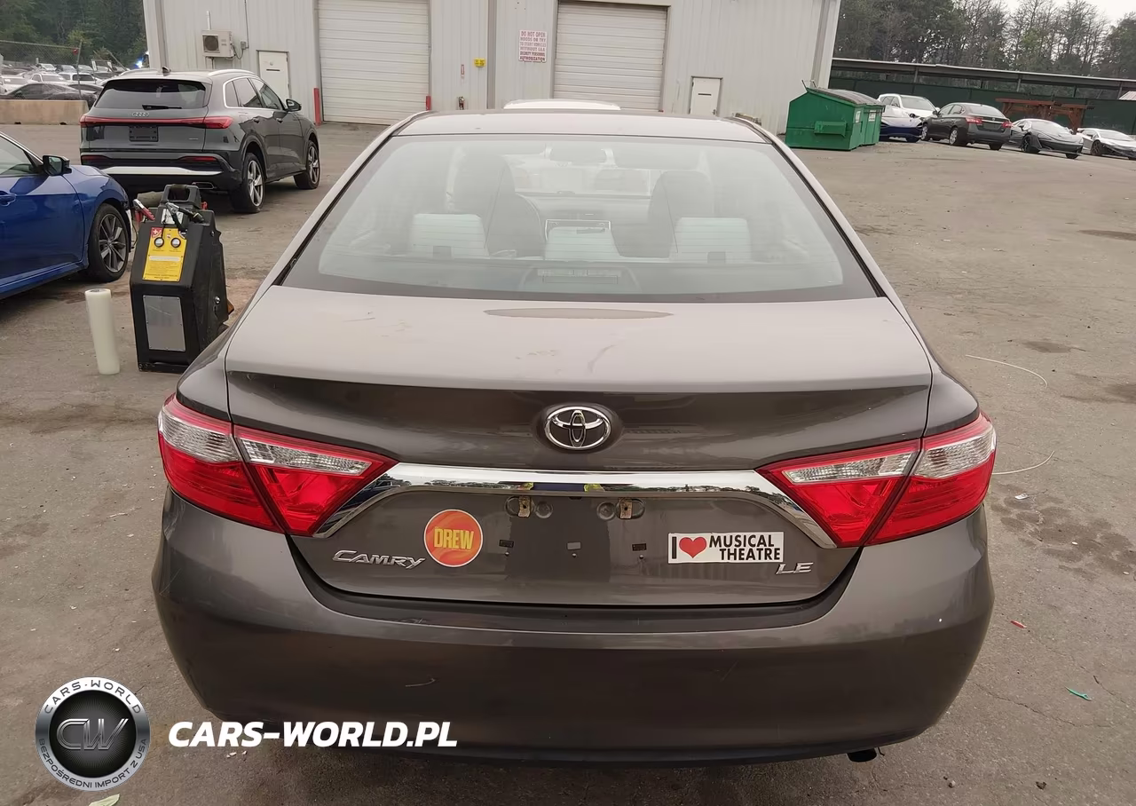 2017 Toyota Camry Le VIN:4T1BF1FK8HU774440 - 16