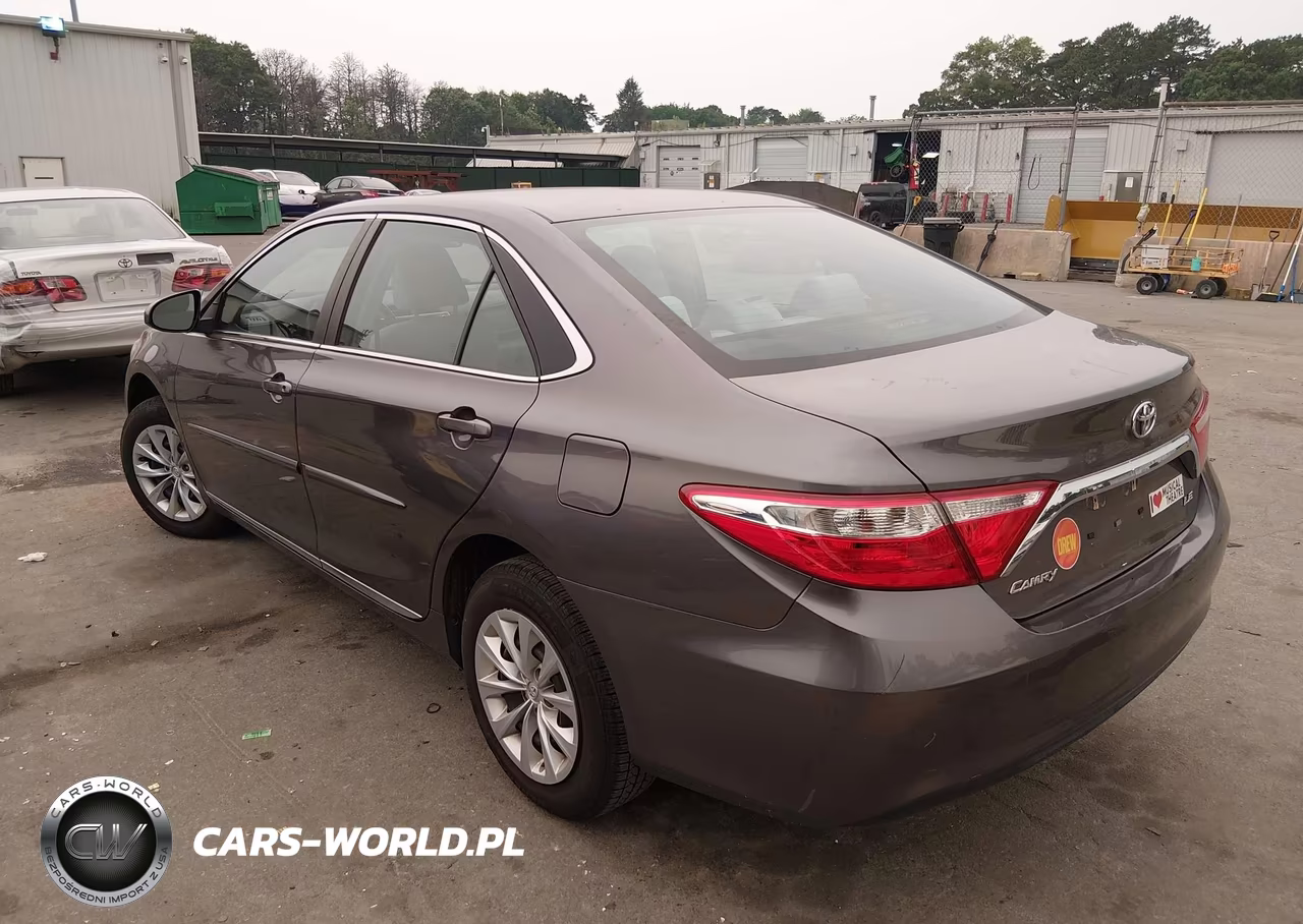 2017 Toyota Camry Le VIN:4T1BF1FK8HU774440 - 3