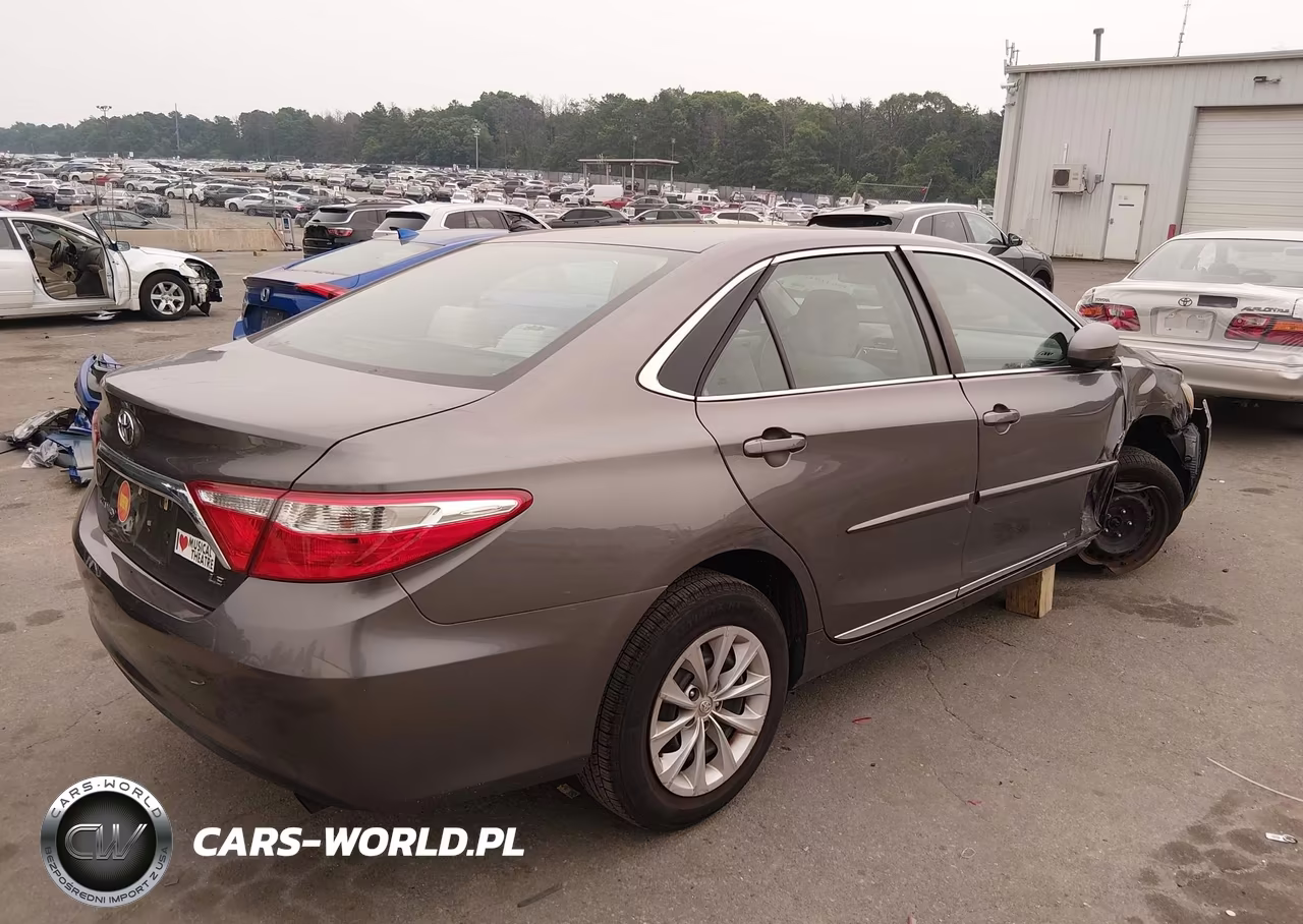 2017 Toyota Camry Le VIN:4T1BF1FK8HU774440 - 4