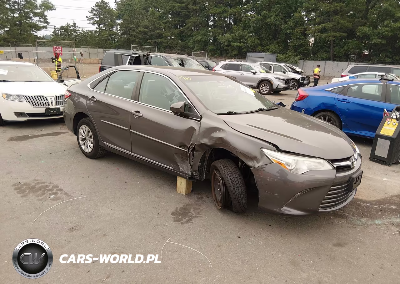 2017 Toyota Camry Le VIN:4T1BF1FK8HU774440 - 6