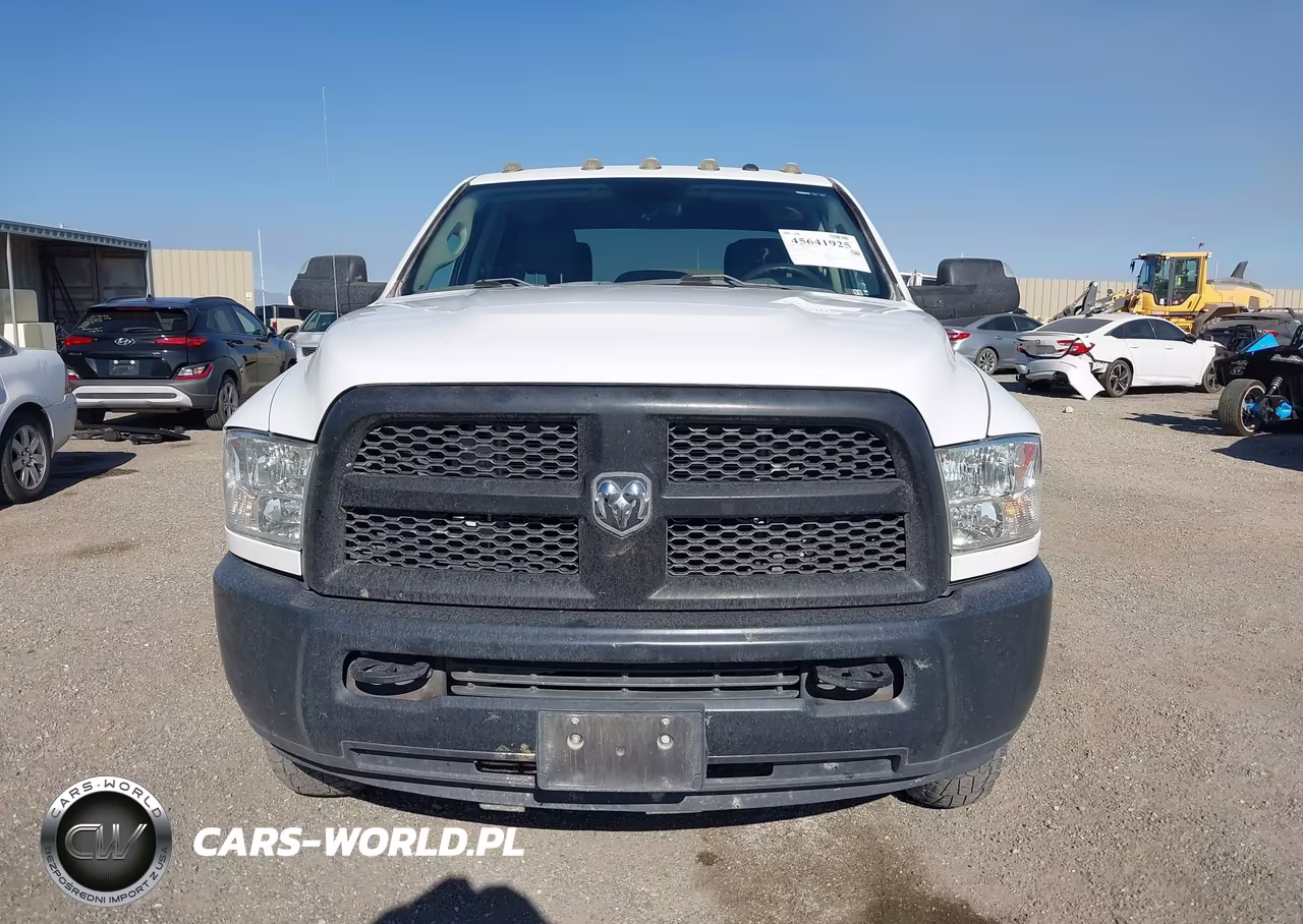 2018 Ram 3500 VIN:3C63RRGJ2JG412608 - 12