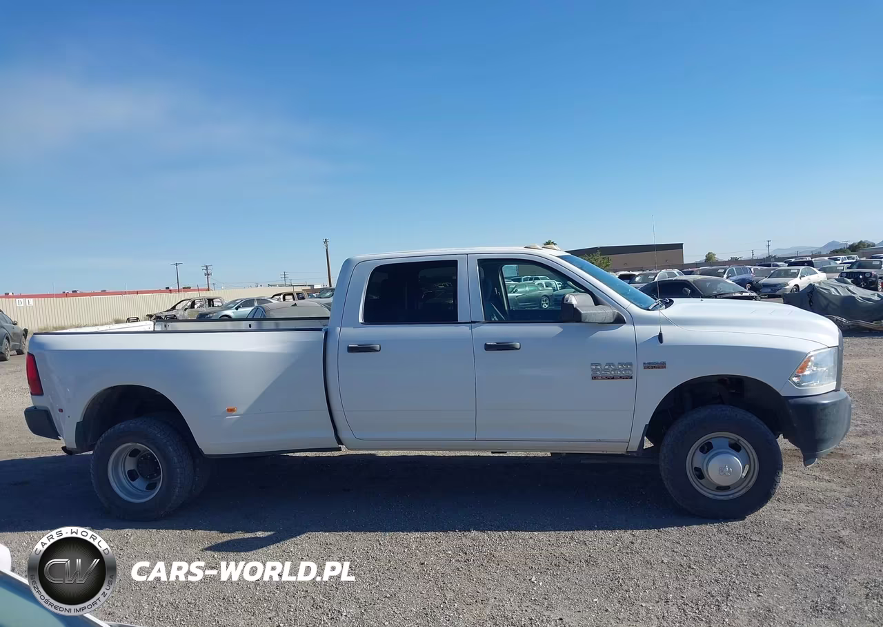 2018 Ram 3500 VIN:3C63RRGJ2JG412608 - 13