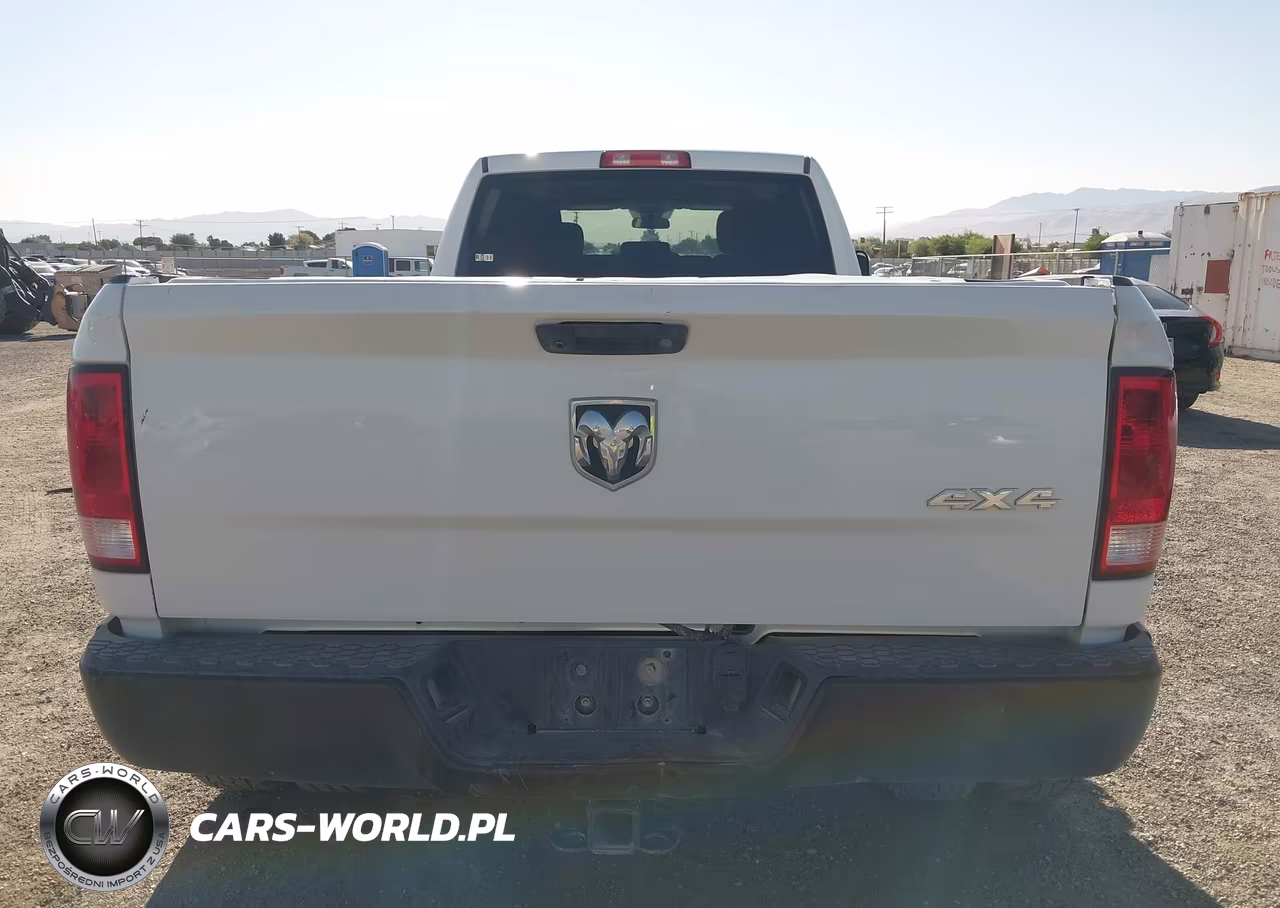 2018 Ram 3500 VIN:3C63RRGJ2JG412608 - 16