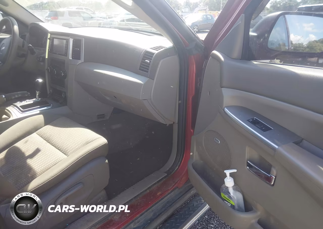 2009 Jeep Grand Cherokee Laredo VIN:1J8GR48K19C547848 - 5