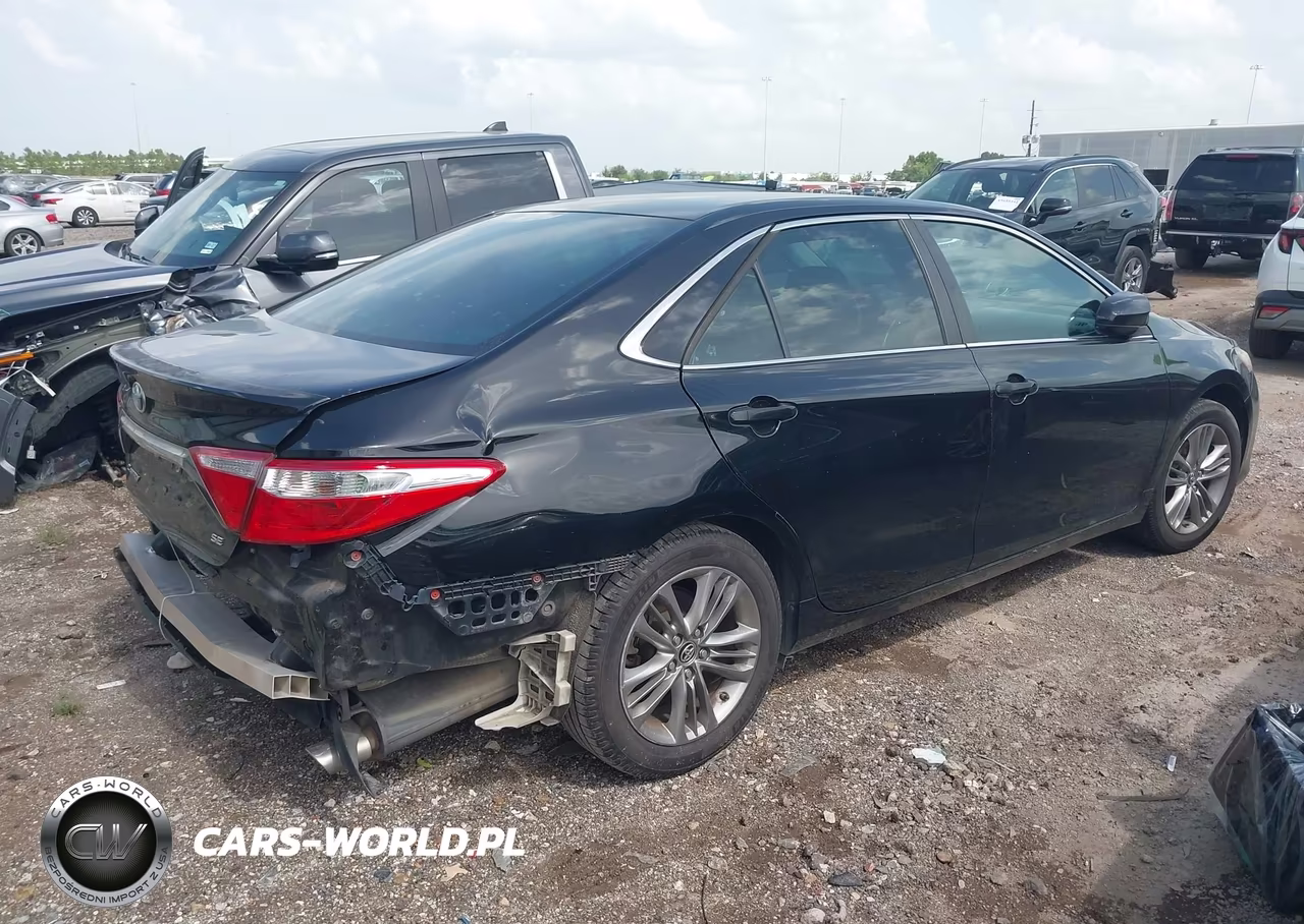 2015 Toyota Camry Se VIN:4T1BF1FK6FU075031 - 4