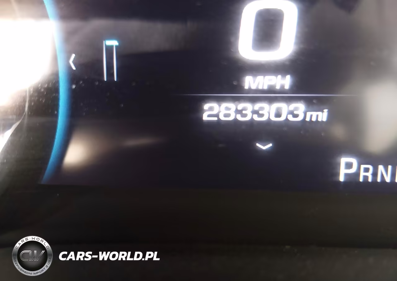 2018 Chevrolet Tahoe Premier VIN:1GNSKCKC9JR102266 - 16