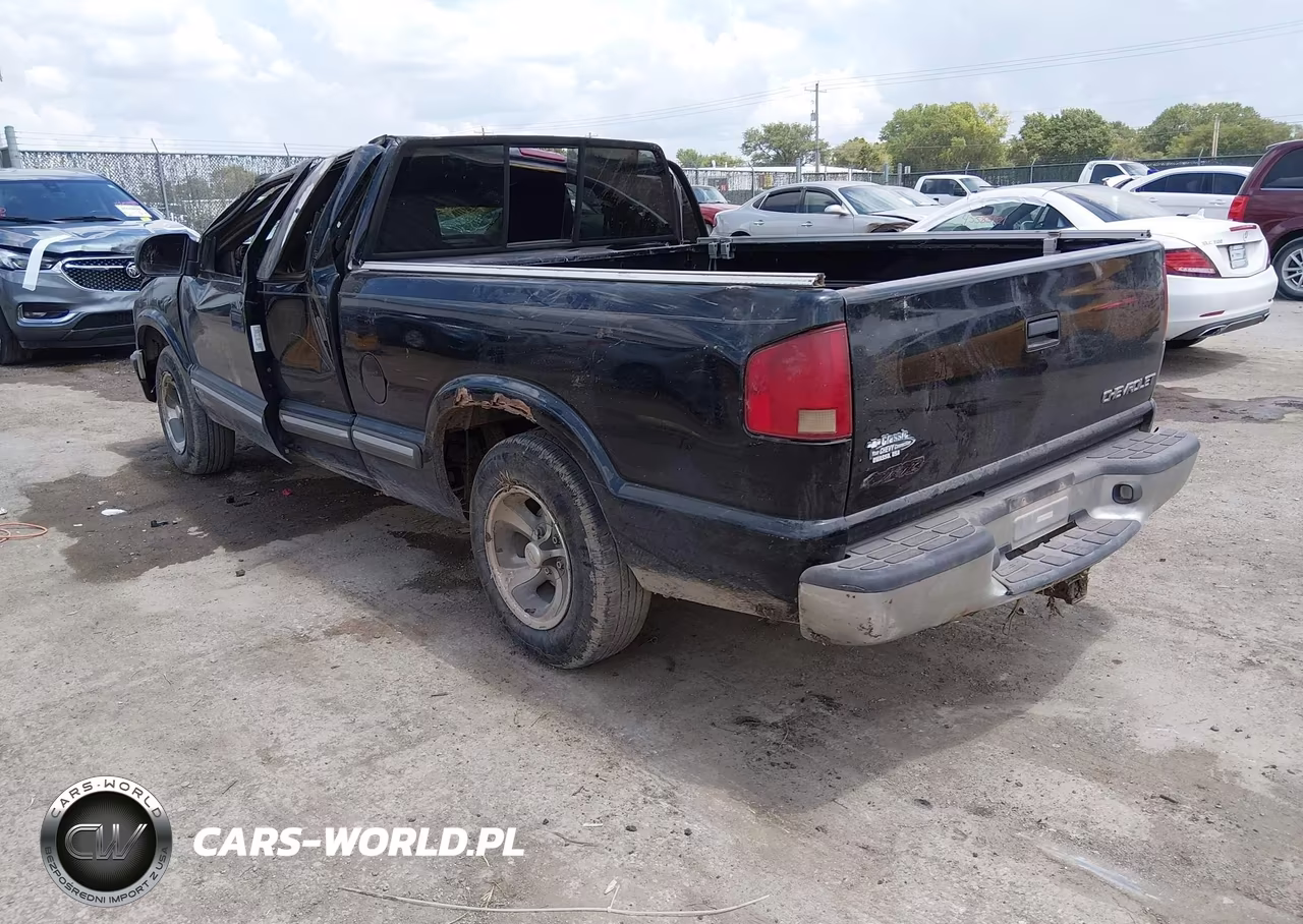 2003 Chevrolet S-10 Ls VIN:1GCCS19X038172063 - 3