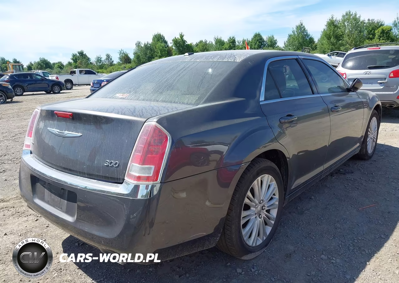 2014 Chrysler 300 VIN:2C3CCARGXEH203835 - 4