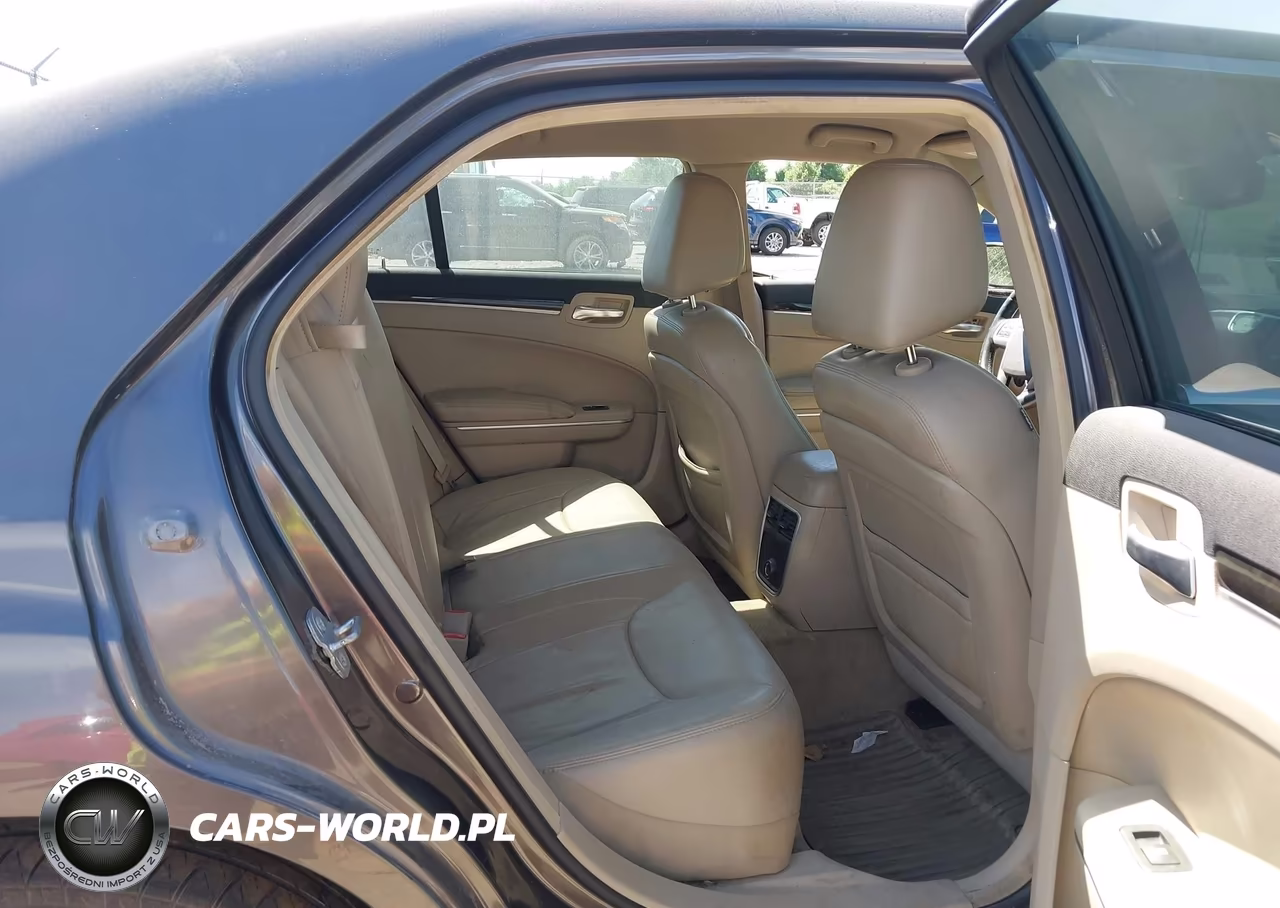 2014 Chrysler 300 VIN:2C3CCARGXEH203835 - 8