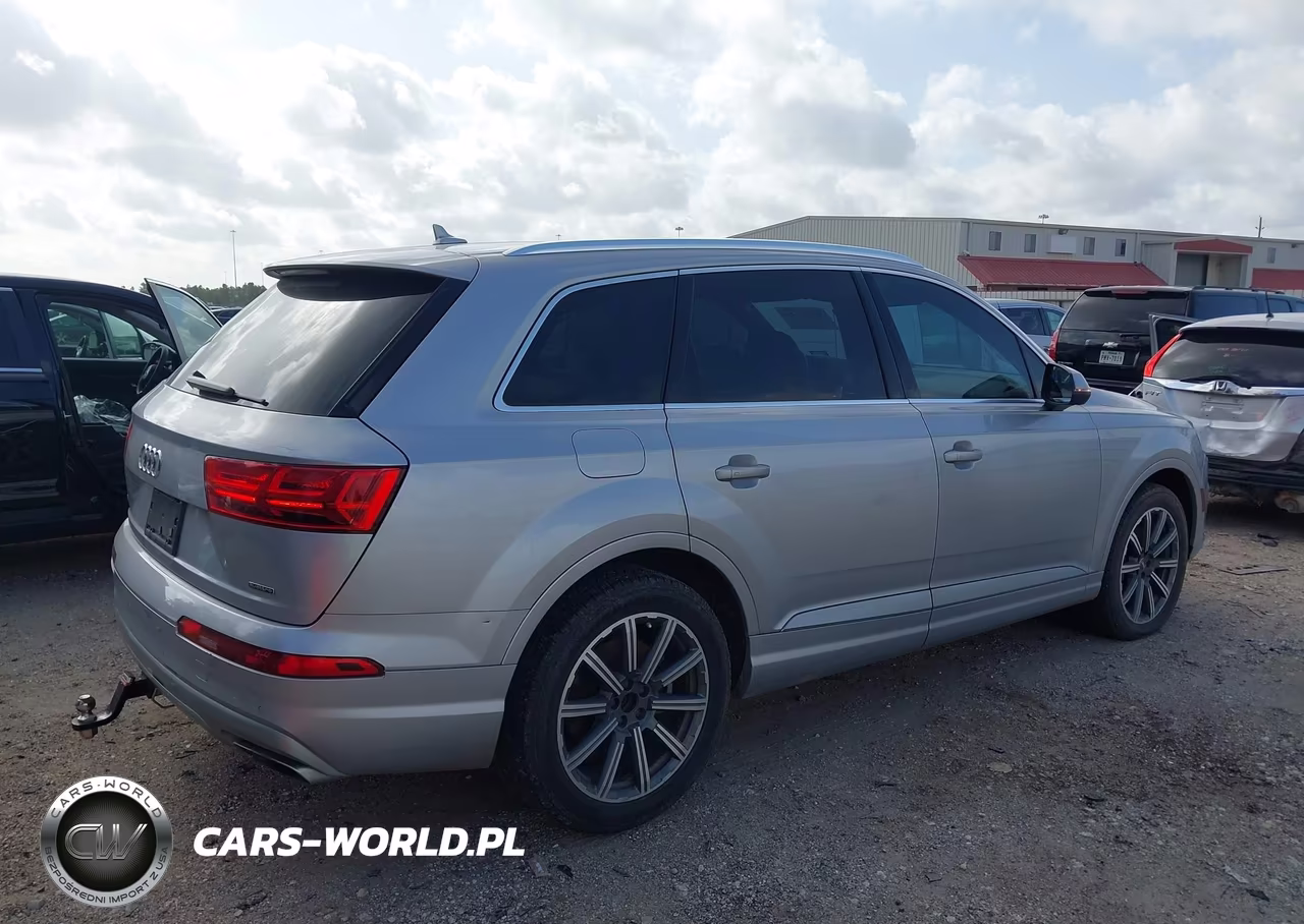 2018 Audi Q7 2.0T Premium VIN:WA1LHAF72JD030413 - 4