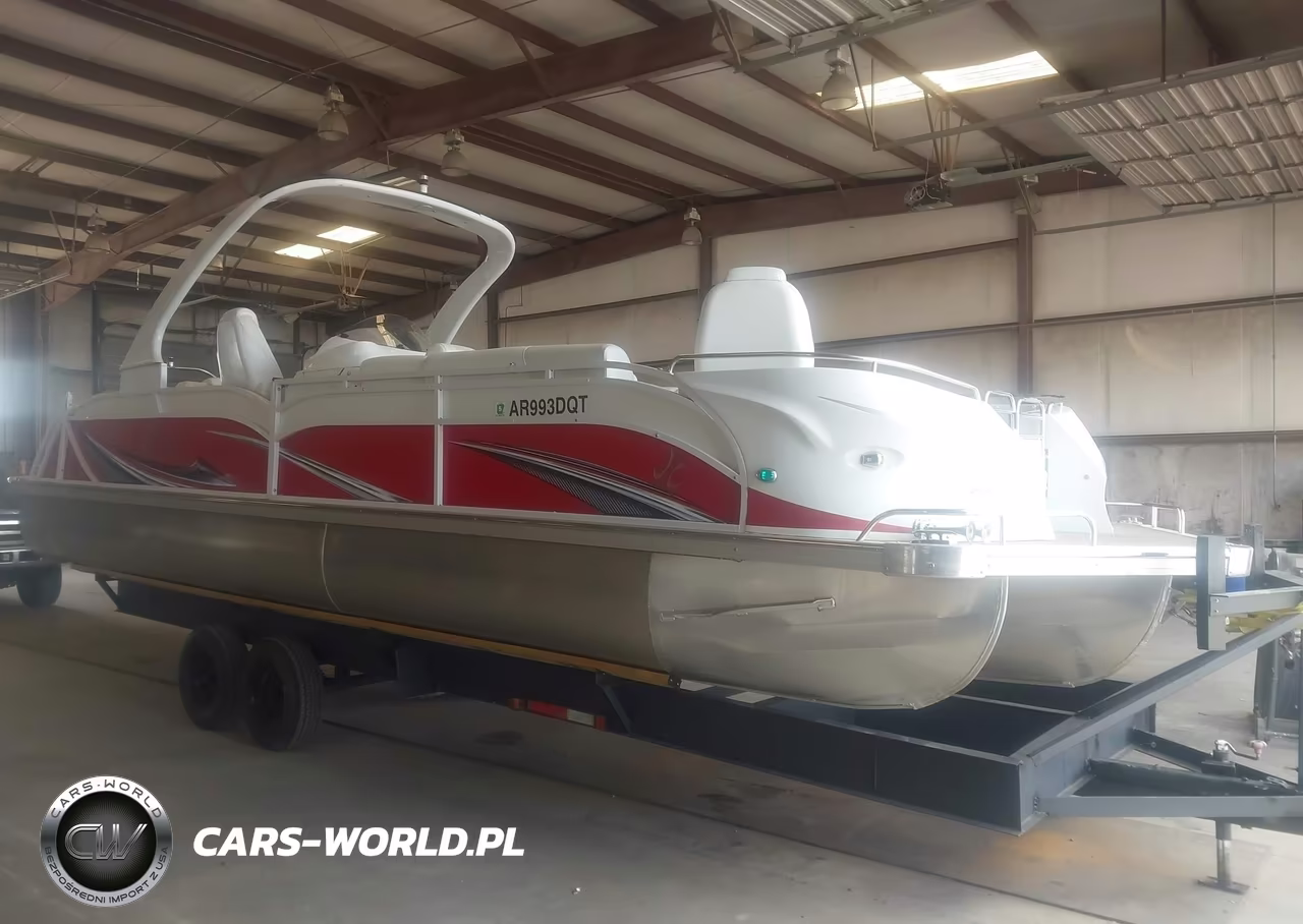 2017 Tritoon Pontoon