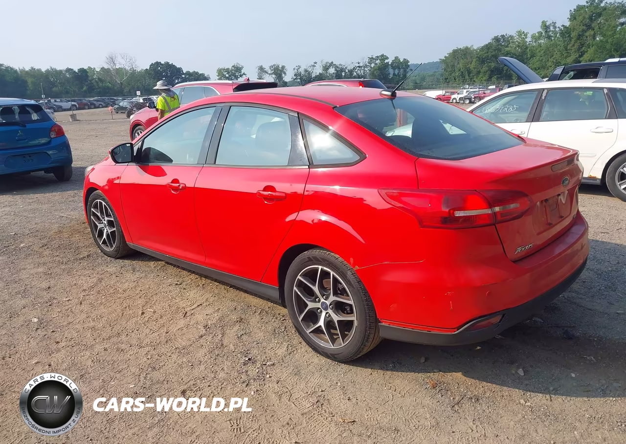 2017 Ford Focus Sel VIN:1FADP3H21HL275784 - 3