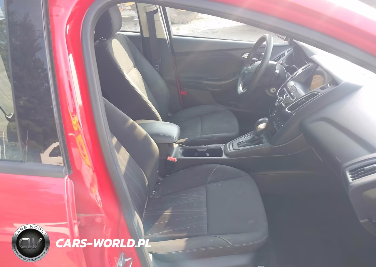 2017 Ford Focus Sel VIN:1FADP3H21HL275784 - 5
