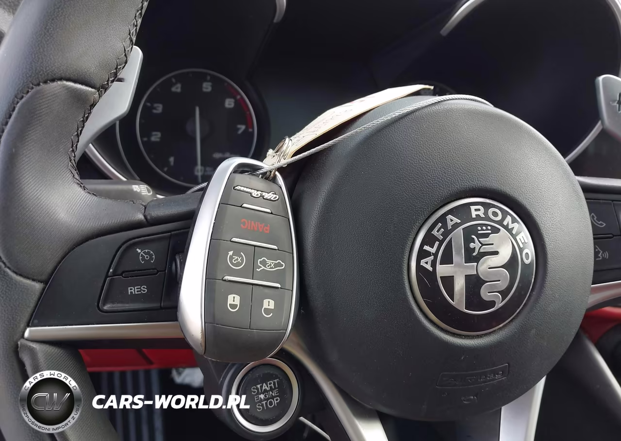 2018 Alfa Romeo Giulia Ti Sport VIN:ZARFAECN3J7580788 - 11