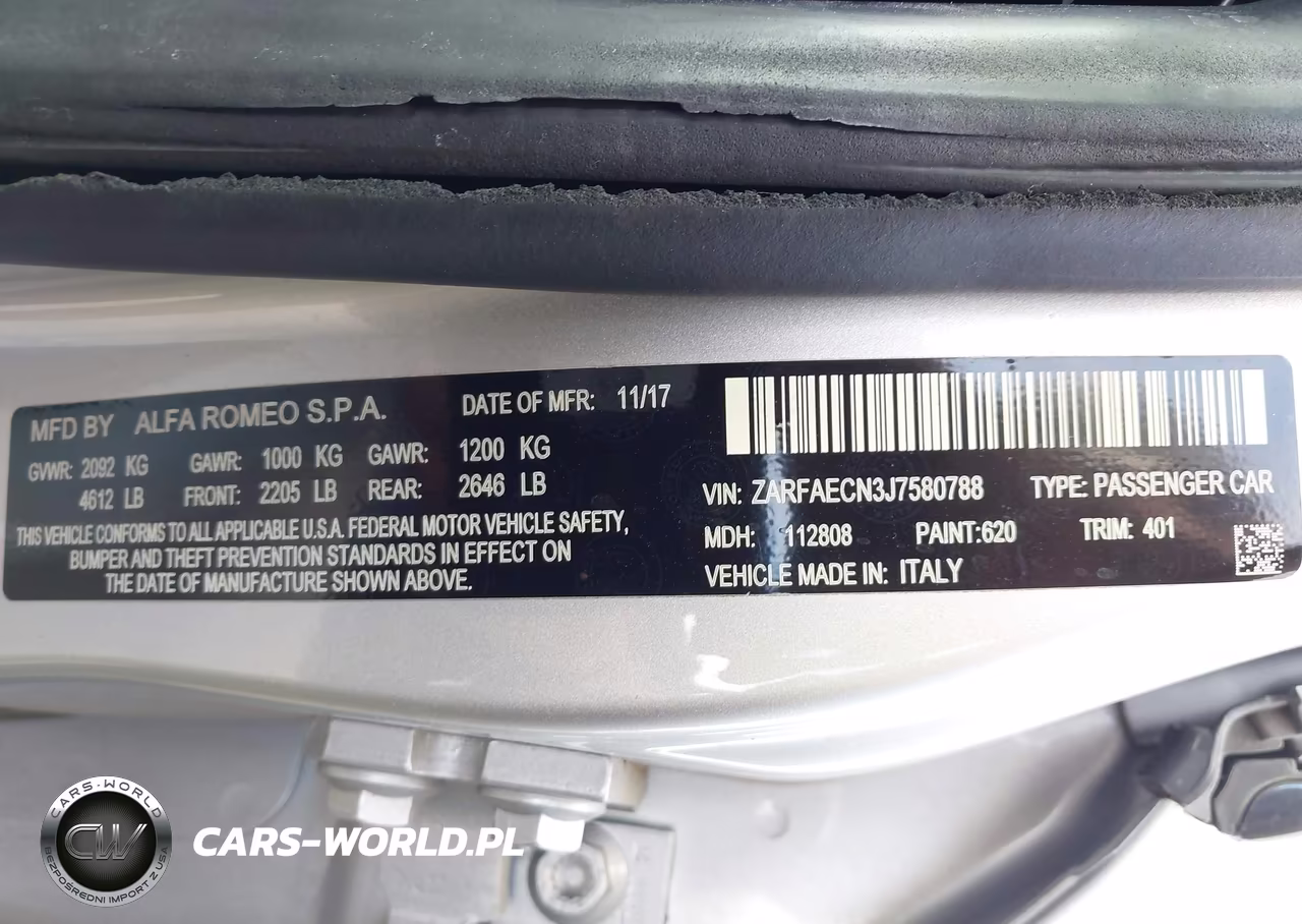 2018 Alfa Romeo Giulia Ti Sport VIN:ZARFAECN3J7580788 - 9