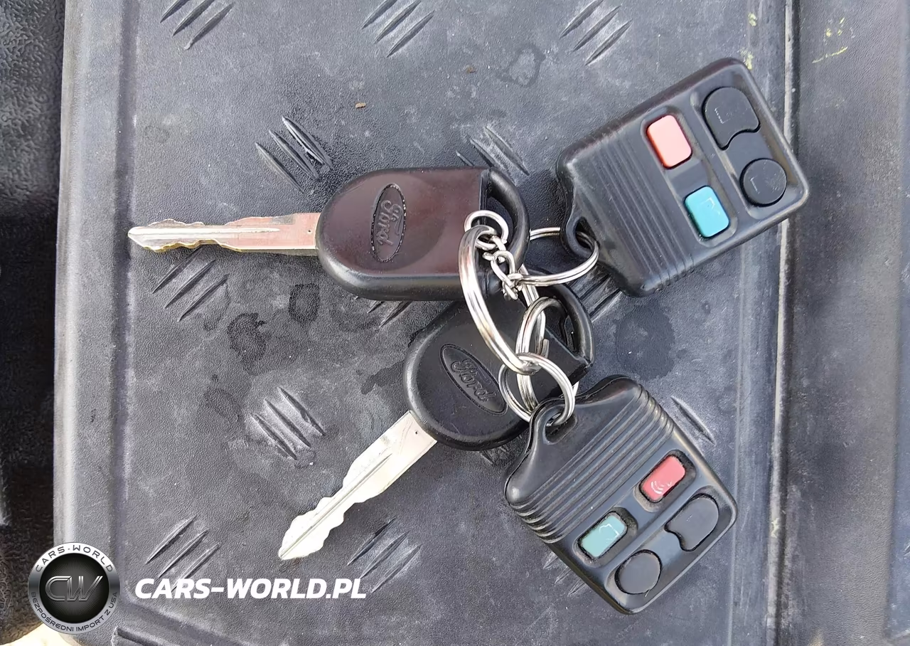 2008 Ford Focus Se-Ses VIN:1FAHP35N68W185271 - 11