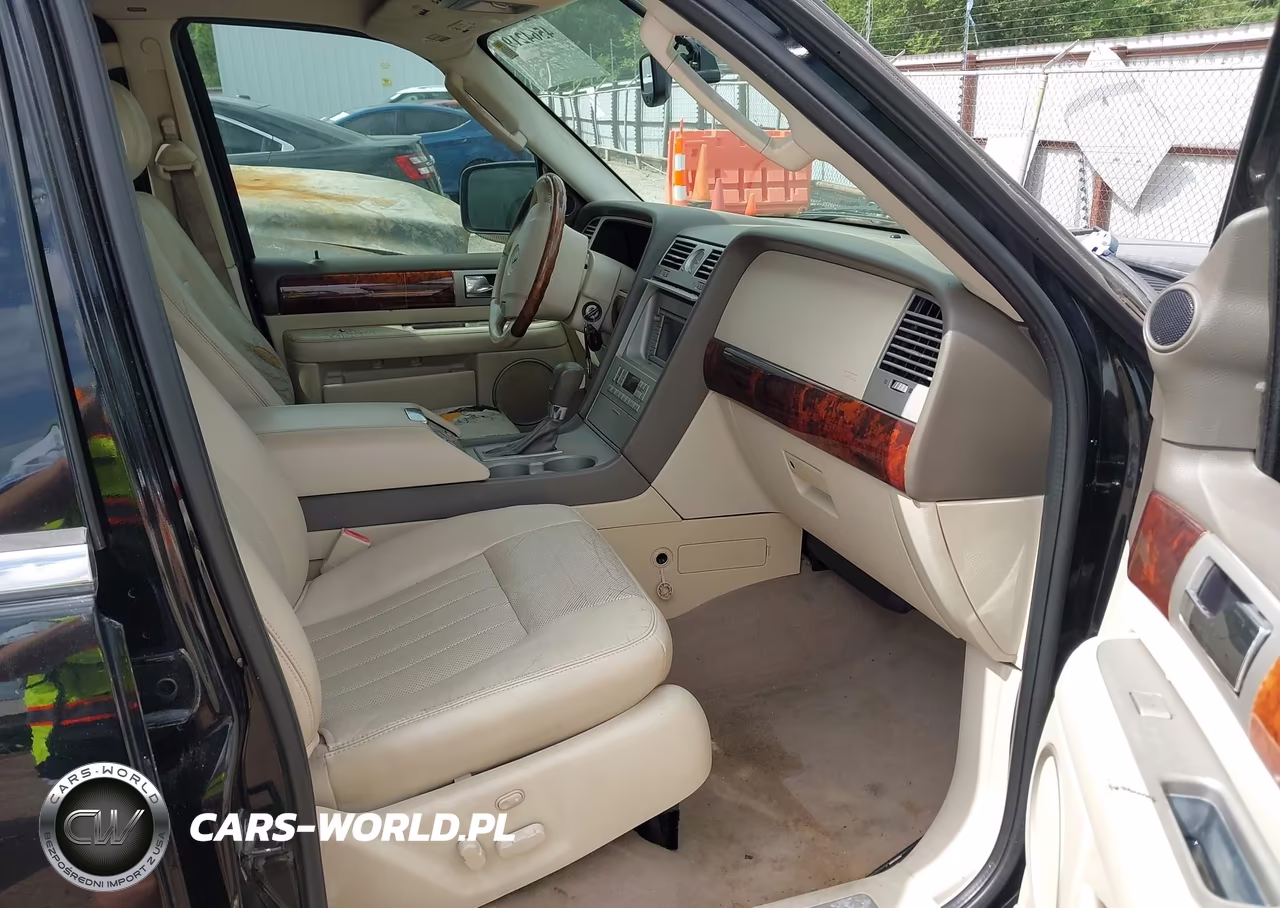 2004 Lincoln Navigator VIN:5LMFU28R94LJ04125 - 5