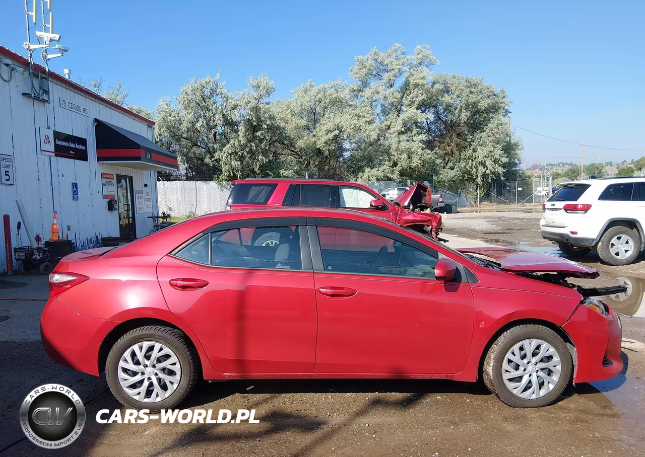 2017 Toyota Corolla Le VIN:5YFBURHE0HP614923 - 13