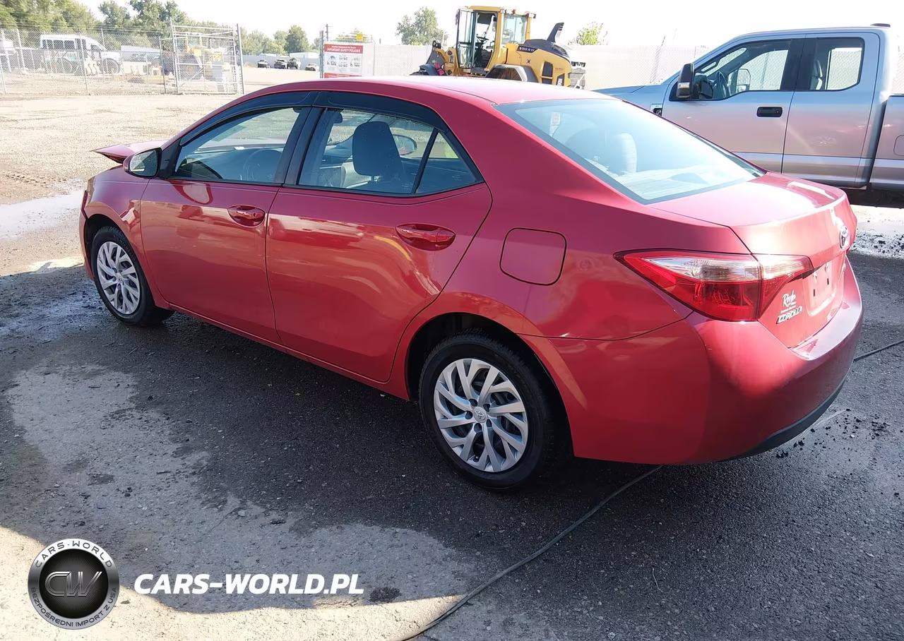 2017 Toyota Corolla Le VIN:5YFBURHE0HP614923 - 3