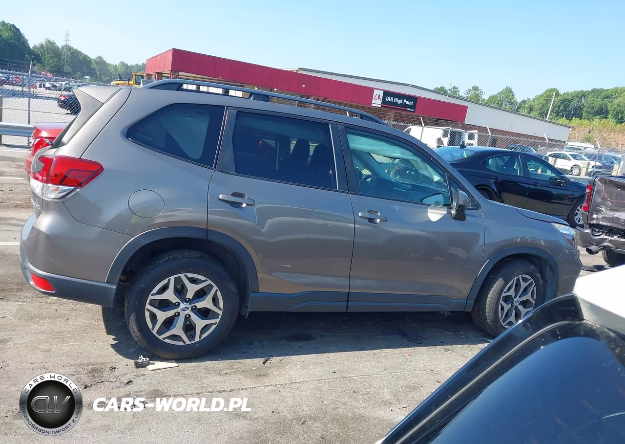 2019 Subaru Forester Premium VIN:JF2SKAEC3KH407053 - 13