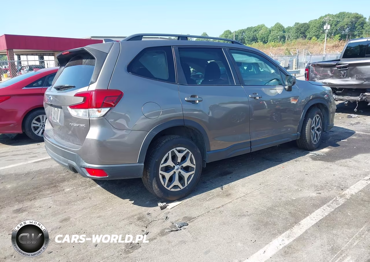2019 Subaru Forester Premium VIN:JF2SKAEC3KH407053 - 4