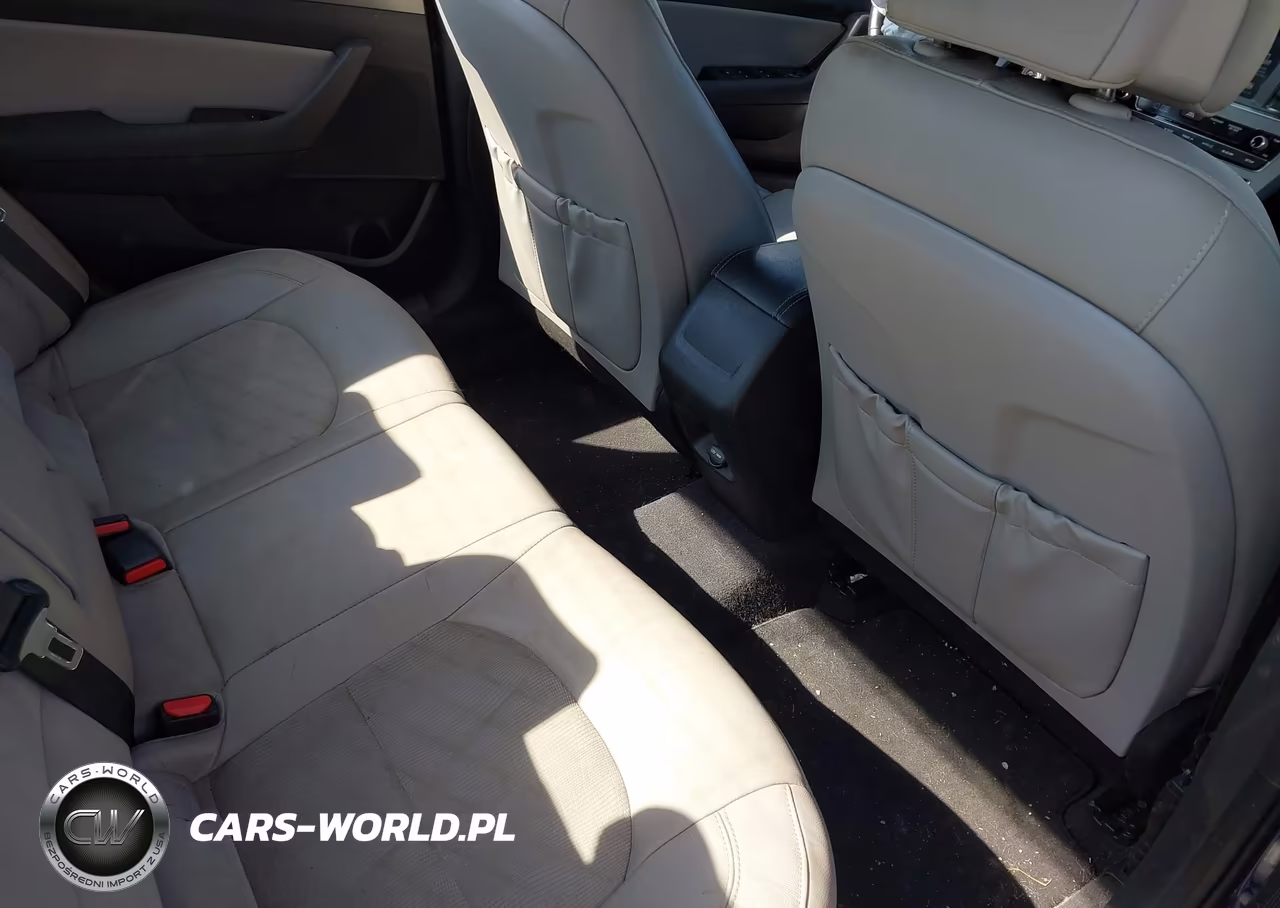 2017 Hyundai Sonata Sport 2.0T VIN:5NPE34AB1HH447438 - 8