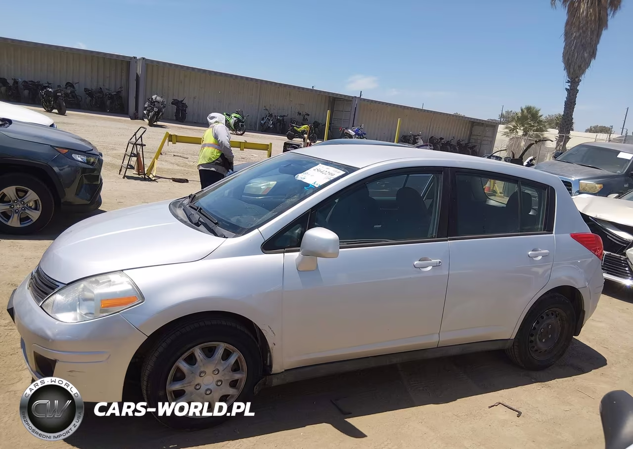 2011 Nissan Versa 1.8S VIN:3N1BC1CPXBL425412 - 13