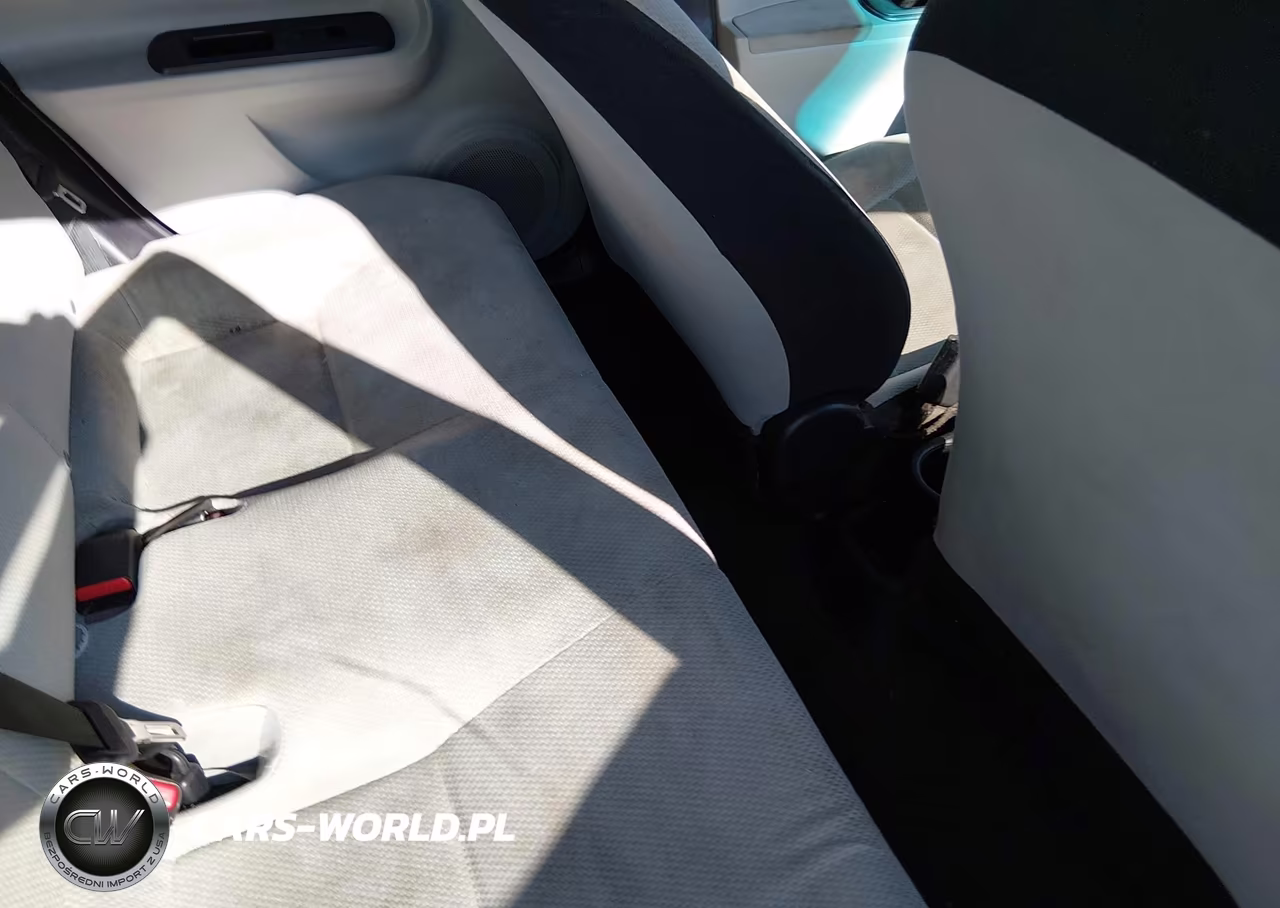 2012 Toyota Prius C One VIN:JTDKDTB38C1508365 - 8